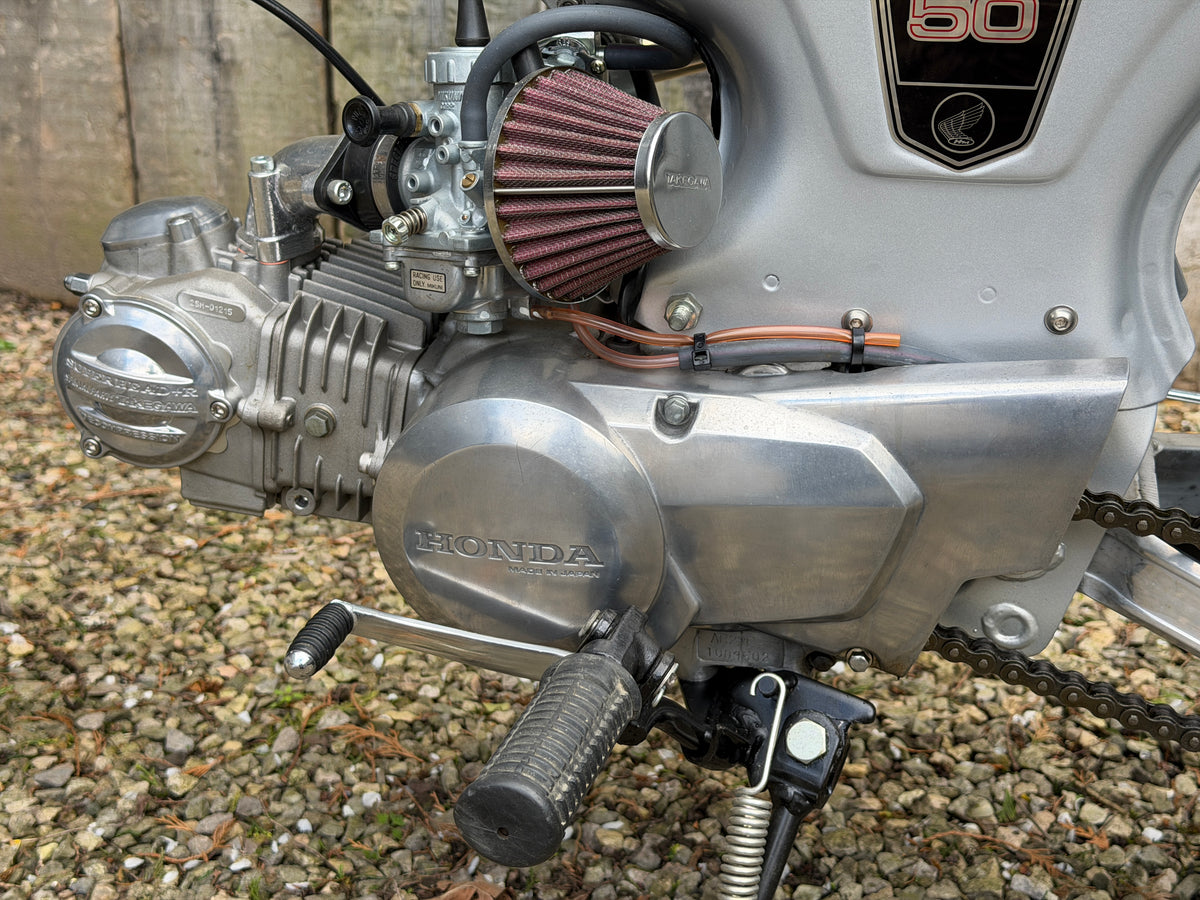 1990 Honda Dax – JDM Tribute Build Takegawa Super Head Plus R 106cc