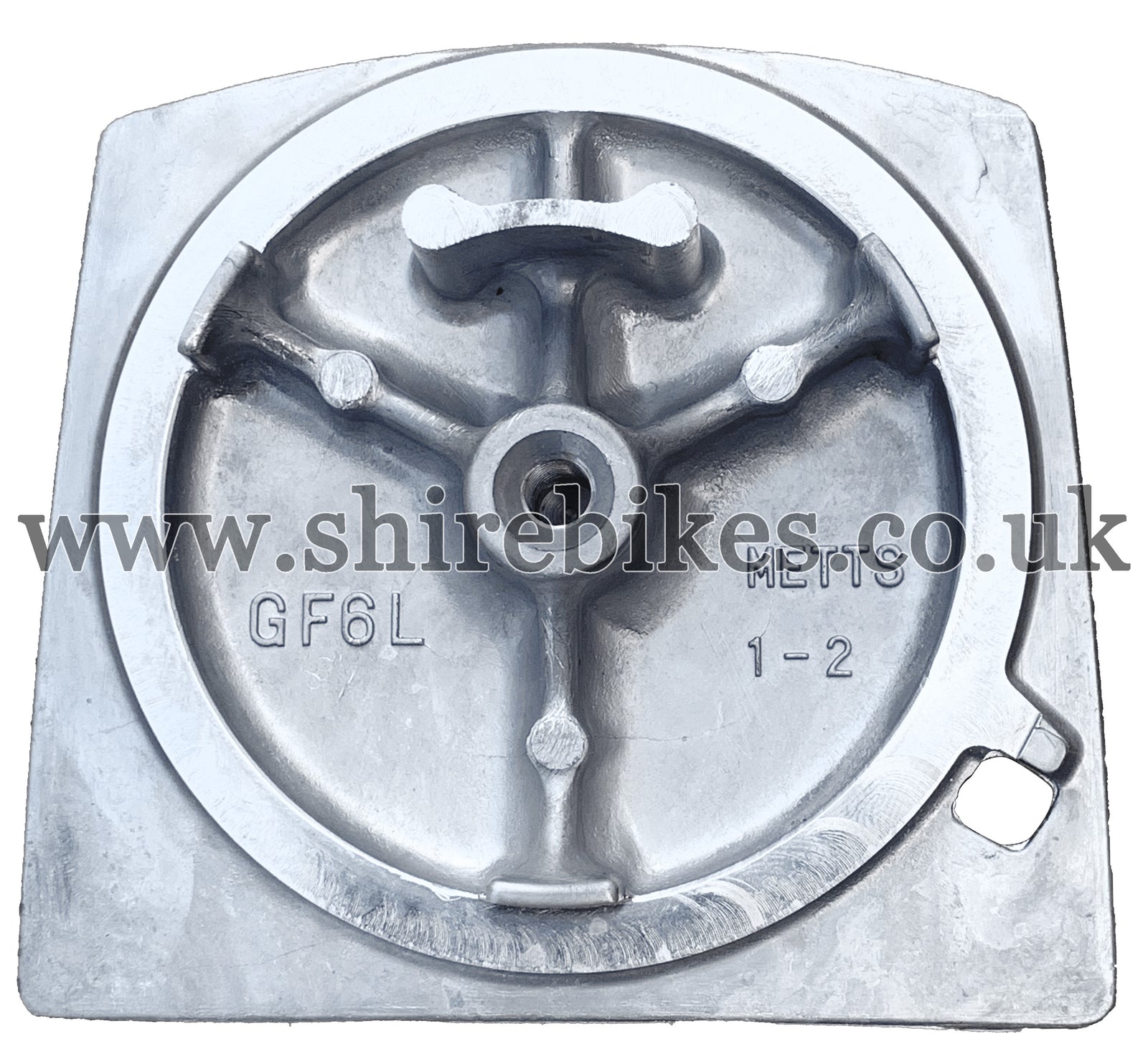Honda Finned Cylinder Head Camshaft Chain Sprocket Cover suitable for use with Z50M, Z50A, Z50J1, Z50R, Z50J, Dax 6V, Chaly 6V, Dax 12V, C90E 12V