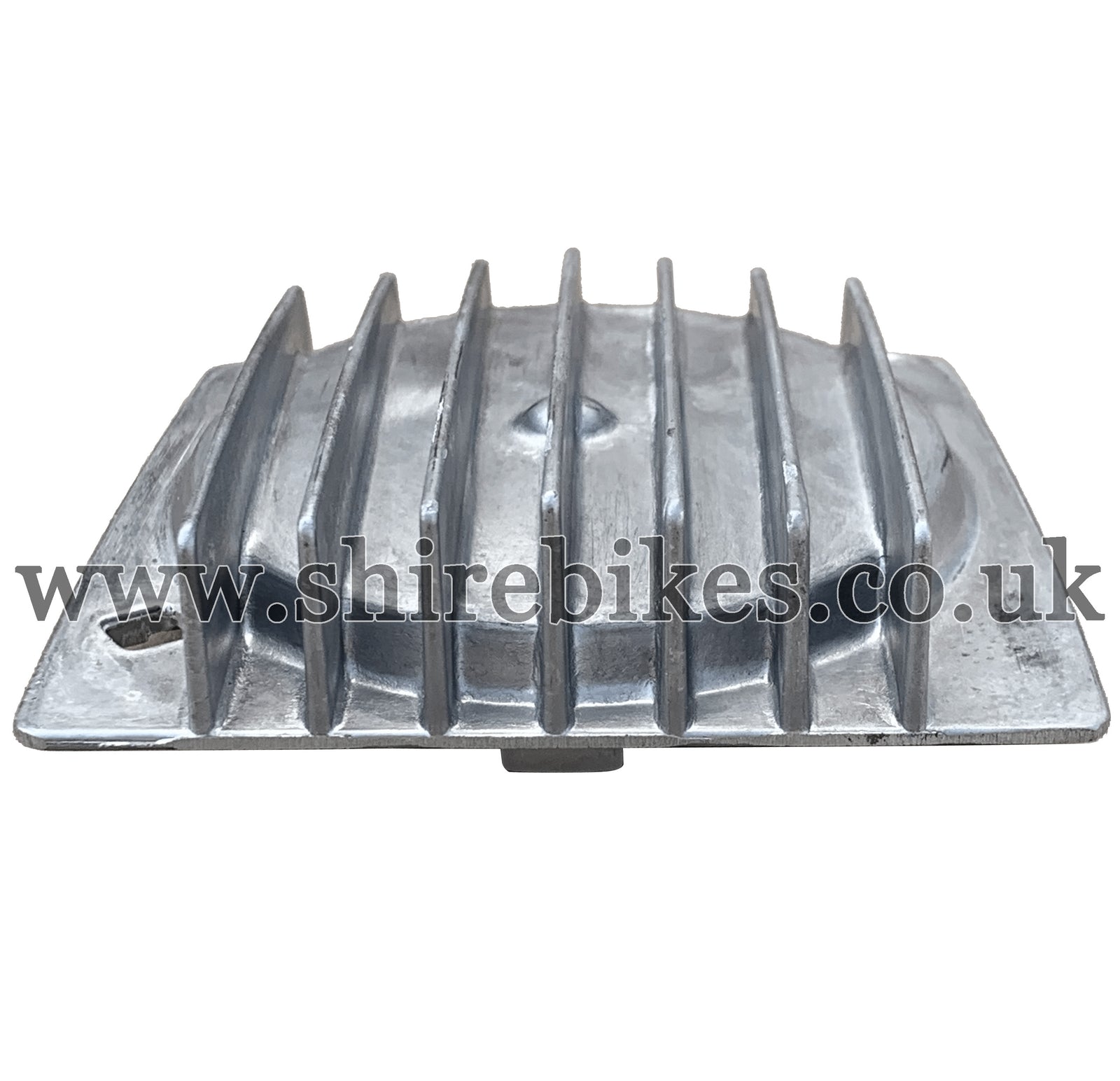 Honda Finned Cylinder Head Camshaft Chain Sprocket Cover suitable for use with Z50M, Z50A, Z50J1, Z50R, Z50J, Dax 6V, Chaly 6V, Dax 12V, C90E 12V