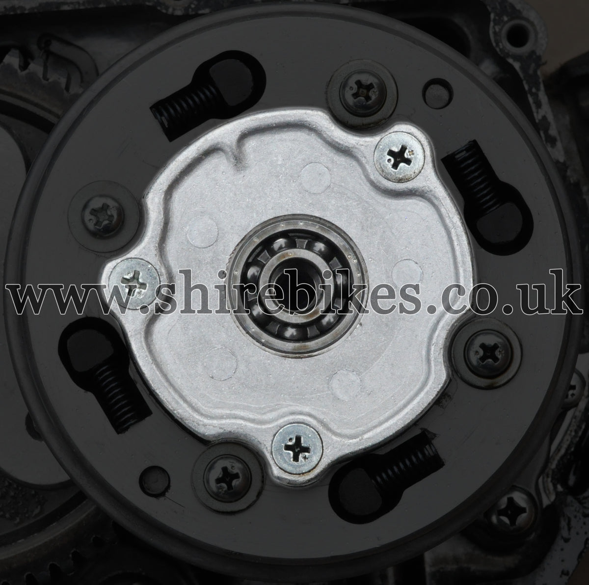 Honda Screw for Clutch Bearing Plate suitable for use with Z50M, Z50A, Z50J1, Z50R, Z50J, Dax 6V, Chaly 6V, Dax 12V, C90E